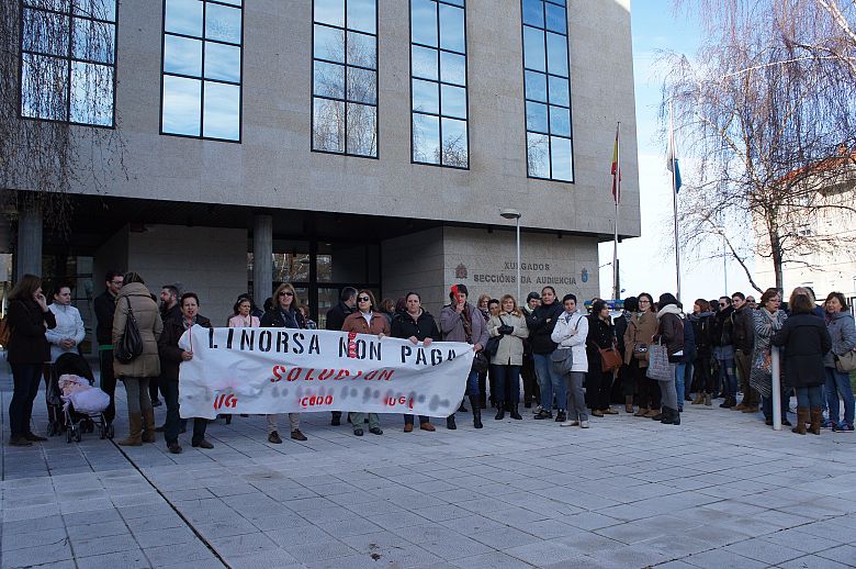 2016 01 26 ProtestaImpagosLinorsaXulgadosVigo03.JPG